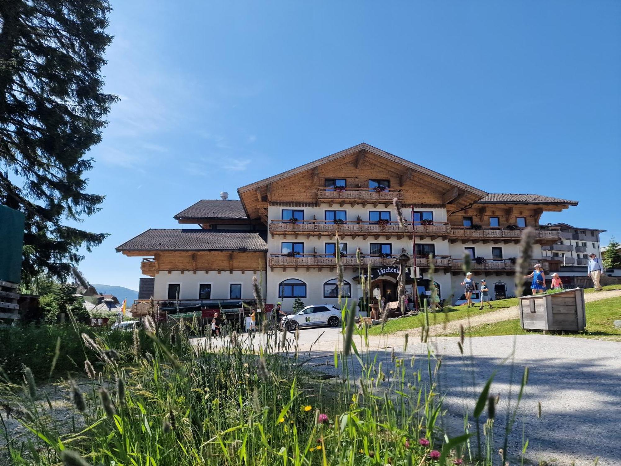 Hotel Laerchenhof Katschberghöhe エクステリア 写真